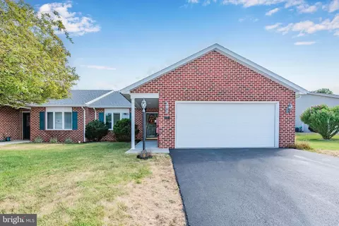 257 Phoenix Dr, Chambersburg, PA 17201