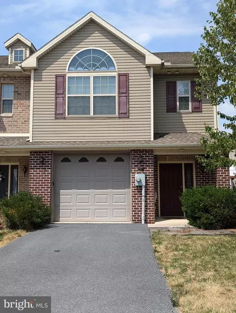 232 Meriweather Dr, Chambersburg, PA 17201