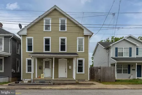 273 Park St, Waynesboro, PA 17268