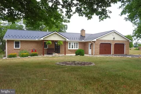 5987 Bino Rd, Greencastle, PA 17225