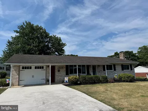 106 W Walter Ave, Greencastle, PA 17225
