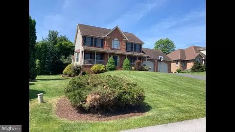 10880 Rinehart Dr, Waynesboro, PA 17268