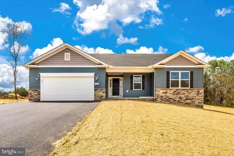 8675 Regal Dr, Mercersburg, PA 17236