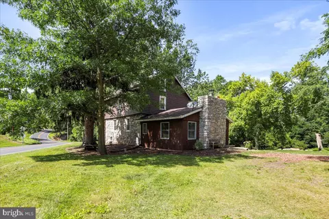 1206 Ragged Edge Rd, Chambersburg, PA 17202