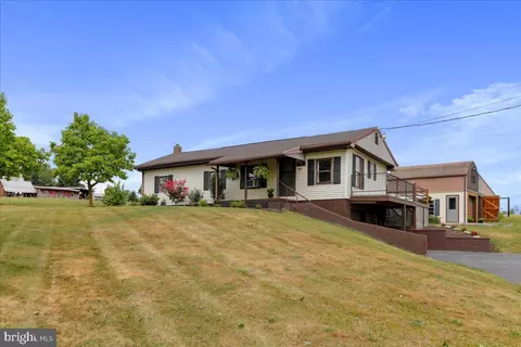 8251 Nyesville Rd, Chambersburg, PA 17202