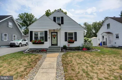 406 Sunset Ln, Shippensburg, PA 17257