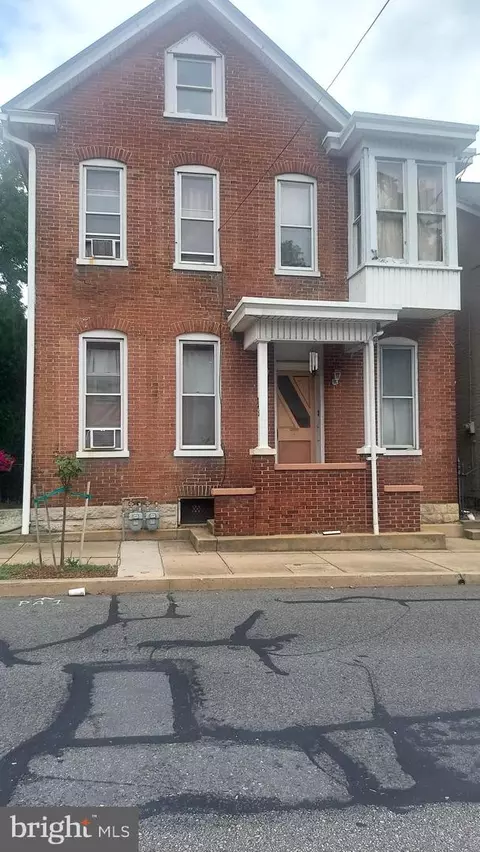 345 E Queen St, Chambersburg, PA 17201