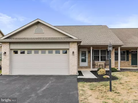 266 Lantern Ln, Chambersburg, PA 17201