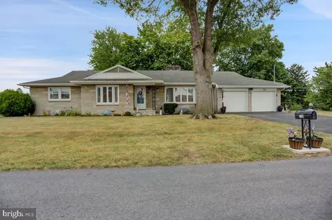 110 Brookview Ave, Chambersburg, PA 17201