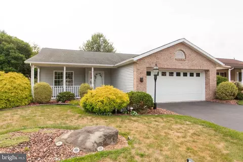 872 Geyer Dr, Chambersburg, PA 17201