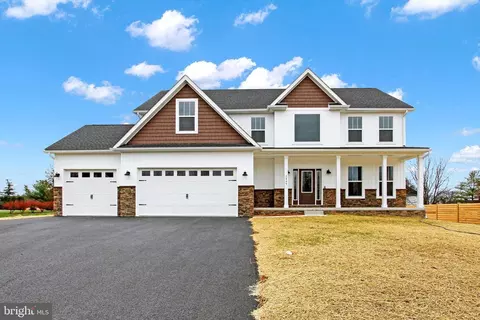 2449 Pikeside Dr, Greencastle, PA 17225