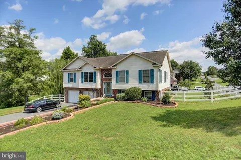 110 Topaz Dr #1, Chambersburg, PA 17202