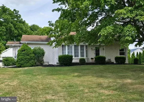 630 Allison St S, Greencastle, PA 17225
