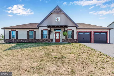 240 Stony Point Ave, Shippensburg, PA 17257