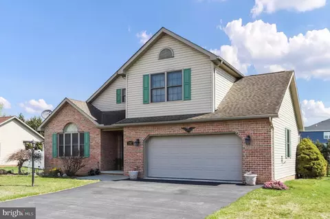 332 Martina Dr, Chambersburg, PA 17201