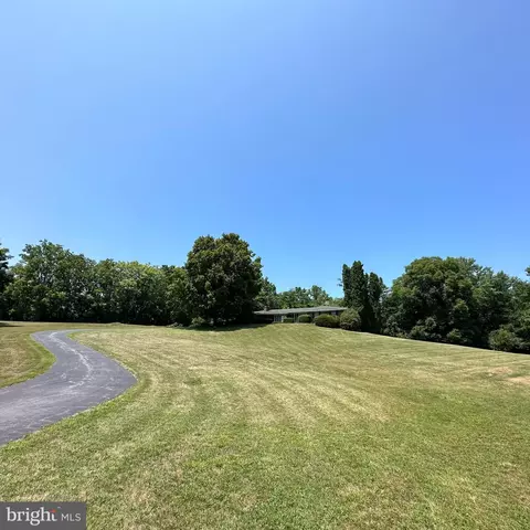 1275 State Line Rd, Waynesboro, PA 17268
