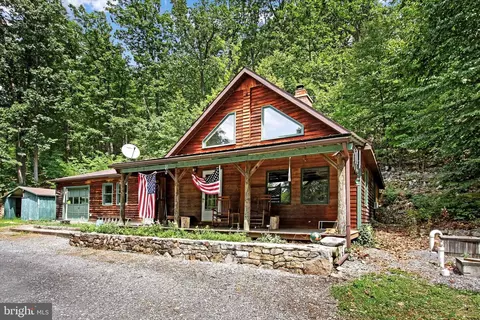 7110 Furnace Rd, Waynesboro, PA 17268