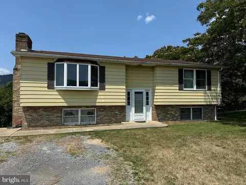 10533 Path Valley Rd, Fannettsburg, PA 17221