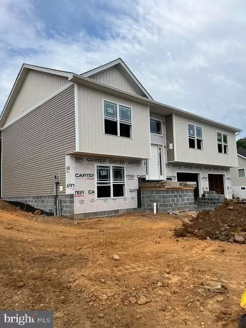 12212 Red Hawk Dr, Waynesboro, PA 17268