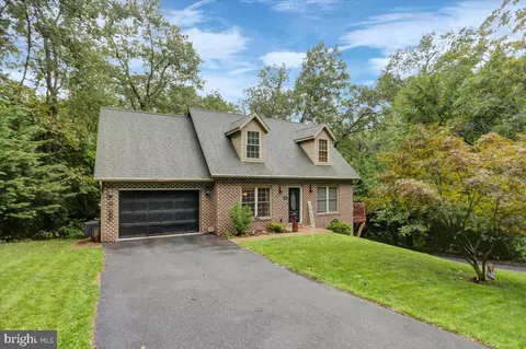 604 Forest Rd, Chambersburg, PA 17202