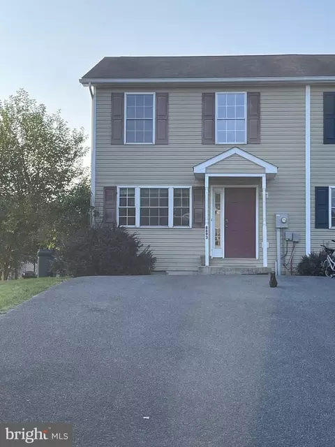 8893 Picadilly Cir, Waynesboro, PA 17268