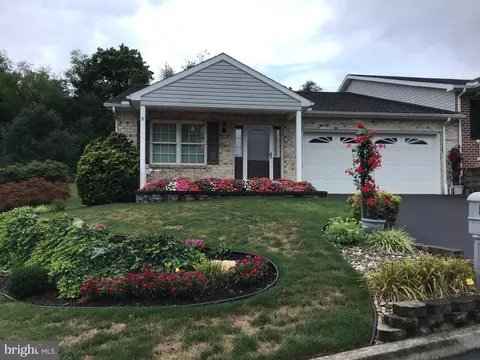 710 Fir Spring Dr, Waynesboro, PA 17268