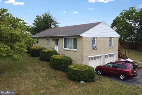 10862 Grindstone Hill Rd, Greencastle, PA 17225