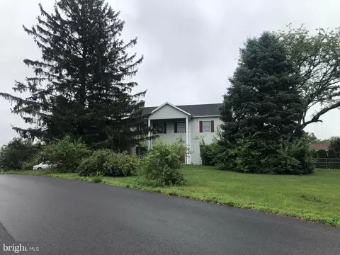 421 Martina Dr, Chambersburg, PA 17201