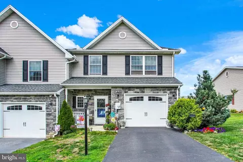 447 Frick Ave, Waynesboro, PA 17268
