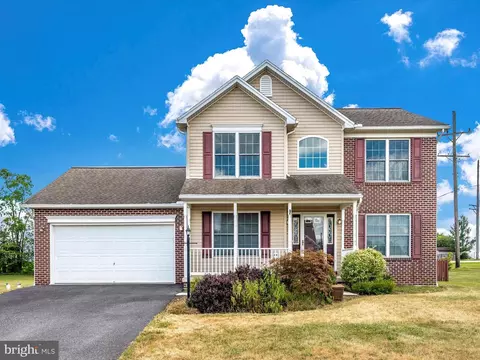 16 Creekwood Dr, Greencastle, PA 17225