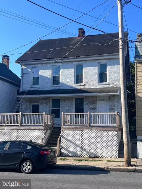 216-218 W King, Chambersburg, PA 17201