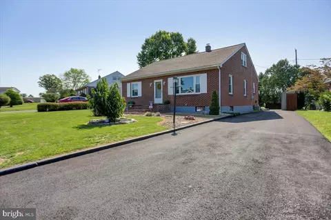 140 Highland Rd, Chambersburg, PA 17202