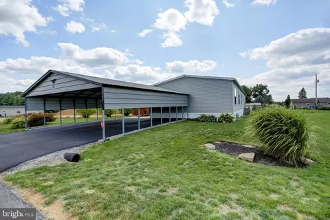 37 Maizefield Dr, Shippensburg, PA 17257