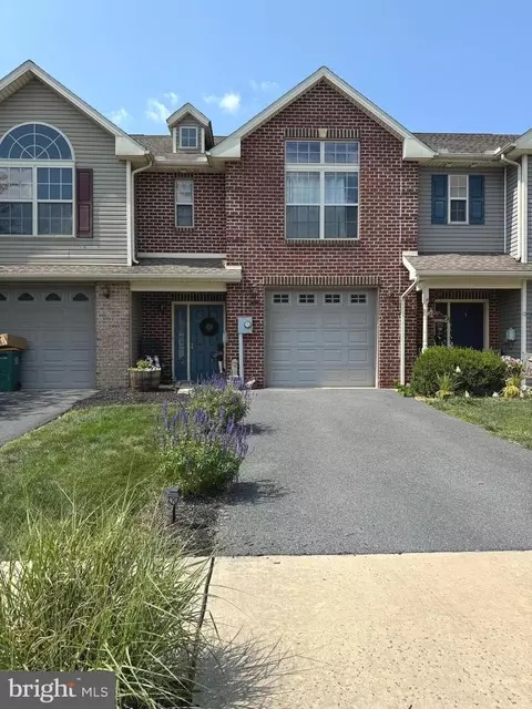 2017 Powell Dr, Chambersburg, PA 17201