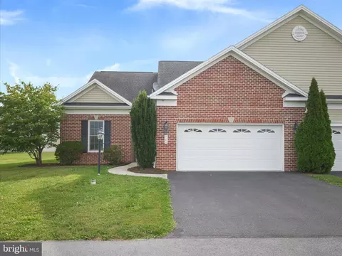 780 Shook Ct E, Greencastle, PA 17225