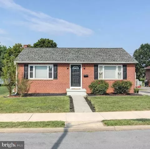 121 Grandview Ave, Chambersburg, PA 17201