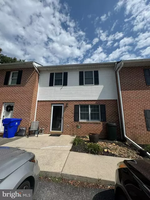 2322 Mccleary Dr, Chambersburg, PA 17202