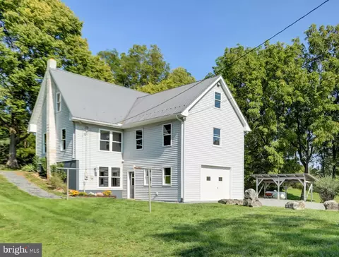 9932 Hades Church Rd, Greencastle, PA 17225