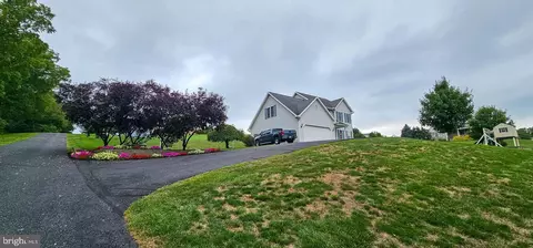 9531 Tomstown Rd, Waynesboro, PA 17268