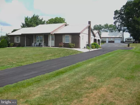 1461 Roxbury Rd, Shippensburg, PA 17257