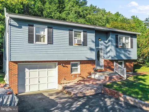 13884 Edgewood Dr, Waynesboro, PA 17268
