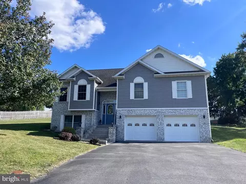 23 Vernon Dr, Chambersburg, PA 17202