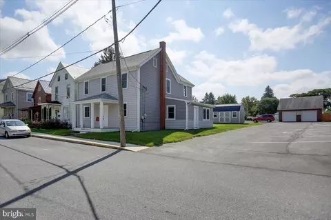 46 California St W, Mercersburg, PA 17236