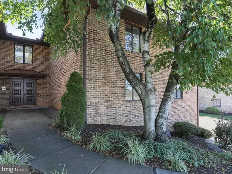 5850 Fairway Dr W #2, Fayetteville, PA 17222