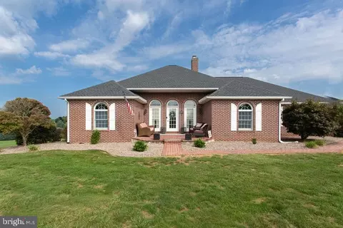 6435 Greenbriar Cir, Chambersburg, PA 17202