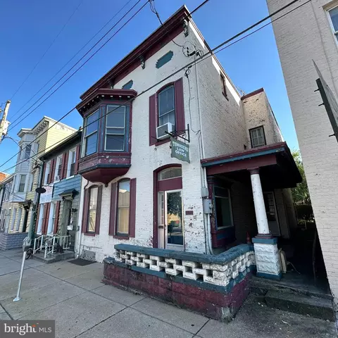 32 W Queen St, Chambersburg, PA 17201