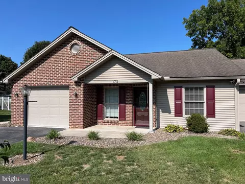 173 Ginkgo Ct, Chambersburg, PA 17201