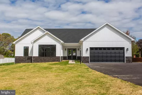 109 Granny Smith Ln, Fayetteville, PA 17222