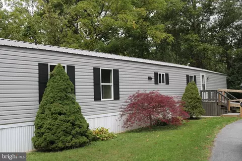 10541 Ash Dr, Waynesboro, PA 17268