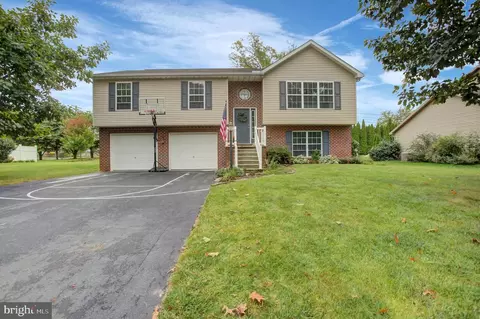 209 Carmack Dr, Chambersburg, PA 17202